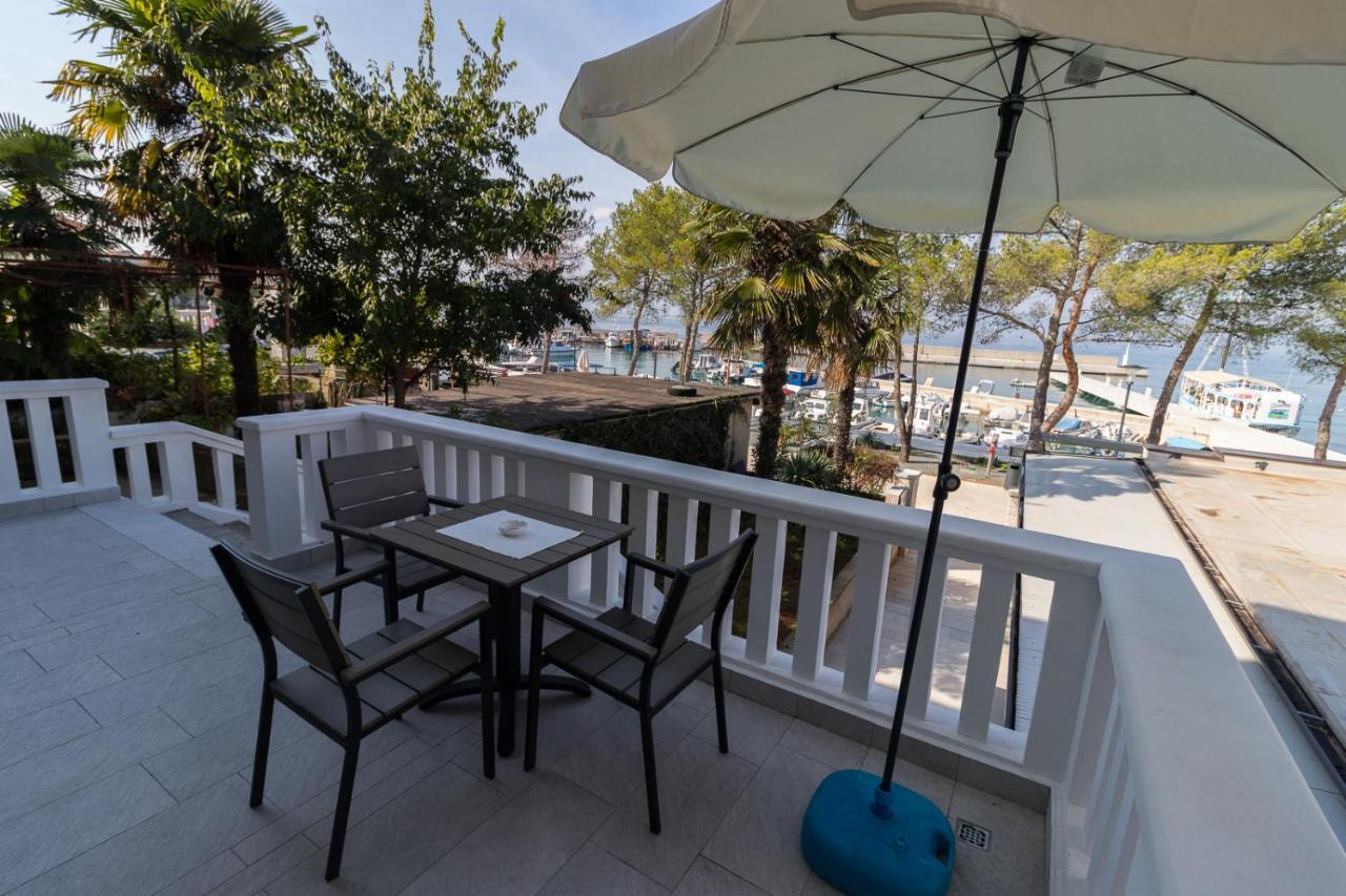 Apartman Hrabric 2 니바이스 외부 사진