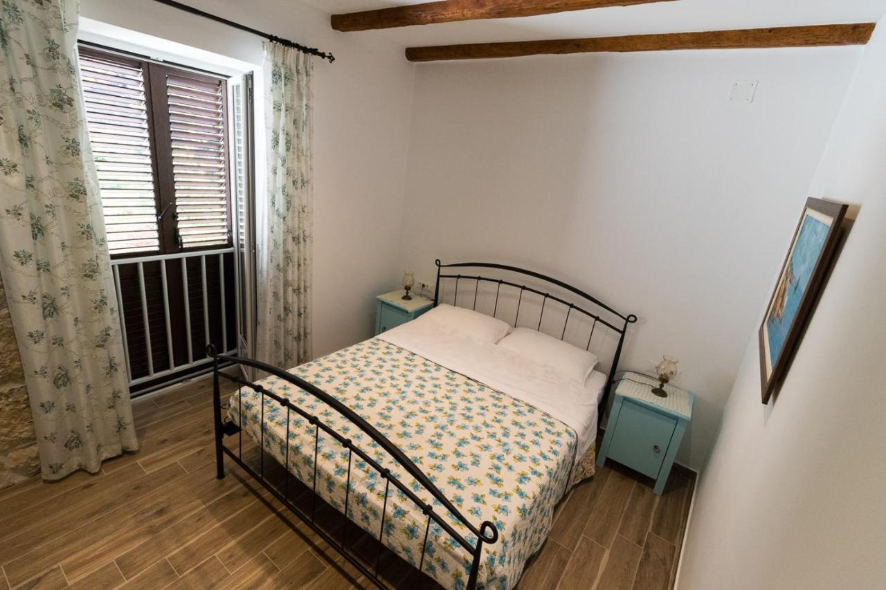 Apartman Hrabric 2 니바이스 외부 사진