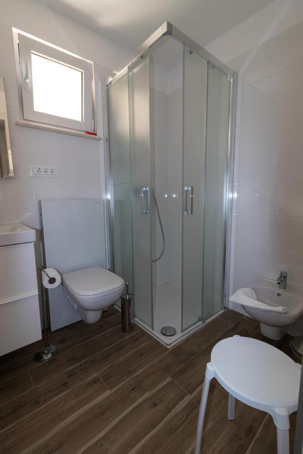 Apartman Hrabric 2 니바이스 외부 사진
