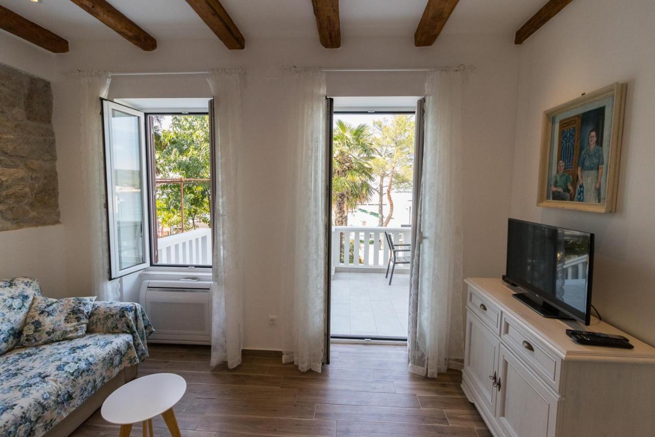 Apartman Hrabric 2 니바이스 외부 사진