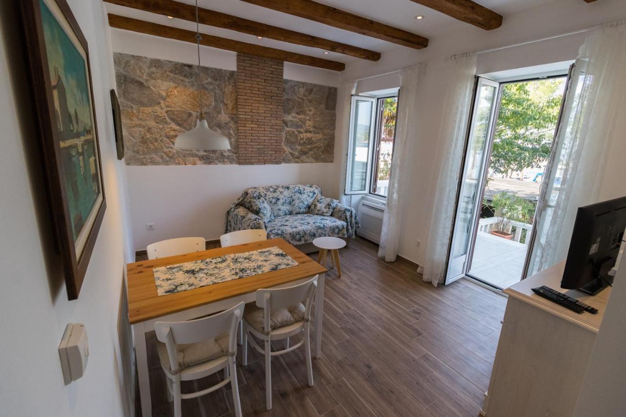 Apartman Hrabric 2 니바이스 외부 사진