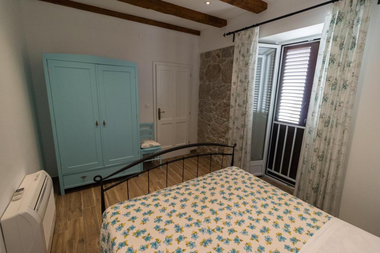 Apartman Hrabric 2 니바이스 외부 사진